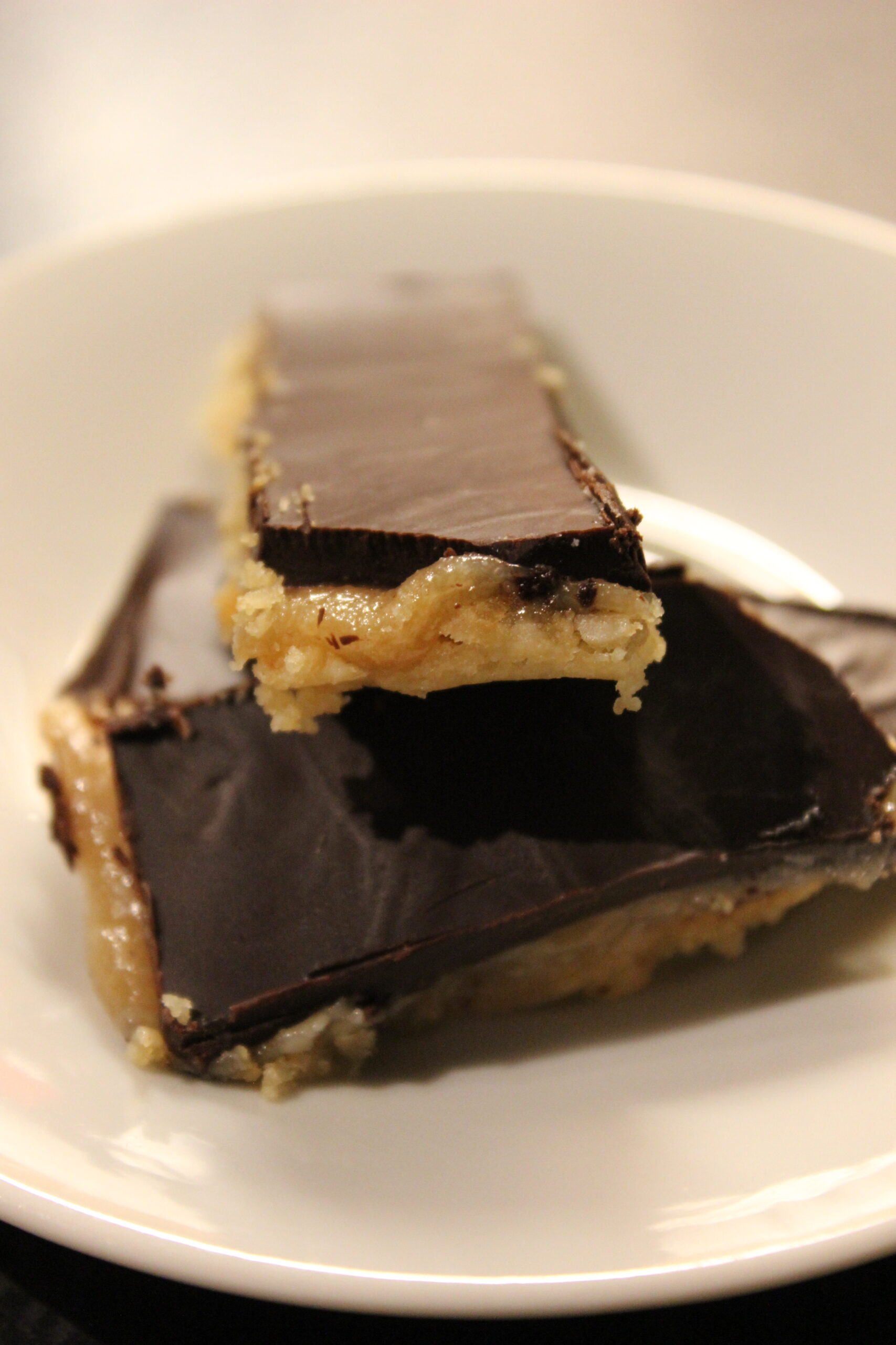 Vegan Twix - sweet, chocolaty & crunchy
